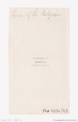 Álbum com retratos de membros das famílias reais europeias