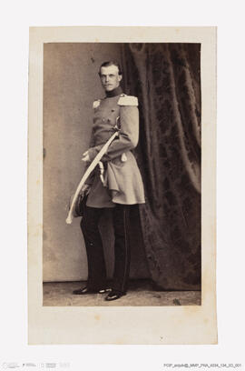 Álbum com retratos de membros das famílias reais europeias