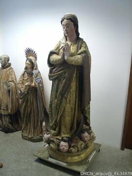 Esculturas em tratamento na oficina da firma Porto - Restauro