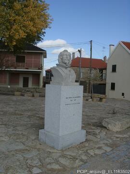 Busto do governador Bras Garcia de Mascarenhas