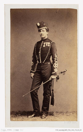 Álbum fotográfico - Álbum de fotografias com retratos de familiares da rainha D. Maria Pia