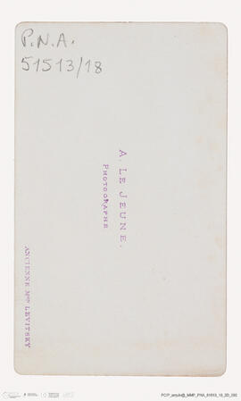 Álbum com retratos de membros das famílias reais