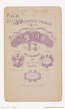 Álbum com retratos de membros das famílias reais