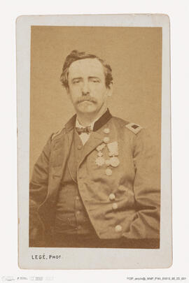 Álbum com retratos de membros das famílias reais