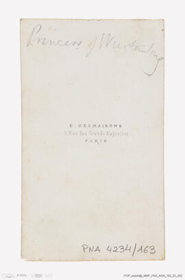 Álbum com retratos de membros das famílias reais europeias