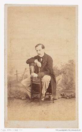 Álbum fotográfico - Álbum de fotografias com retratos de familiares da rainha D. Maria Pia