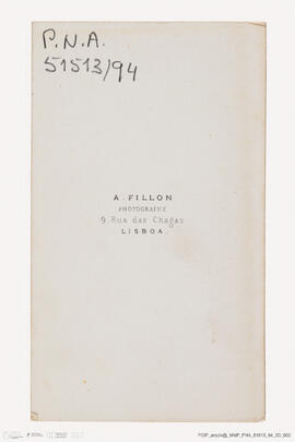 Álbum com retratos de membros das famílias reais