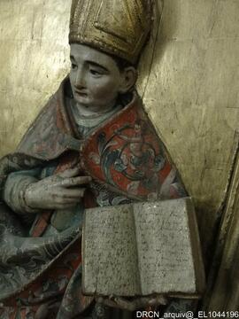 Escultura de alto relevo