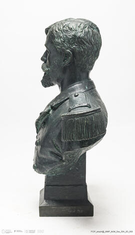 Busto do Comandante Augusto Cardoso