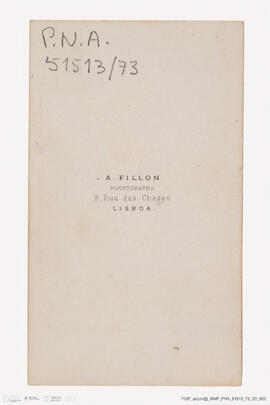 Álbum com retratos de membros das famílias reais