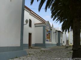 Vista parcial da fachada lateral