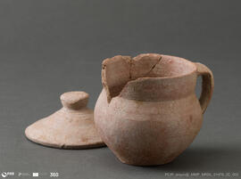 Urna cinerária com testo