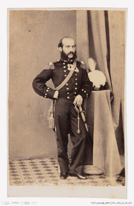 Álbum fotográfico - Álbum de fotografias com retratos de familiares da rainha D. Maria Pia