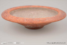 Prato de argila vermelha