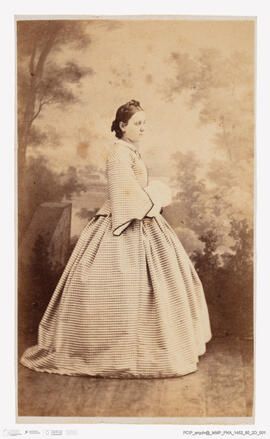 Álbum fotográfico - Álbum de fotografias com retratos de familiares da rainha D. Maria Pia