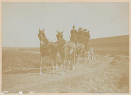 Álbum fotográfico - Passeios no Campo; saltos a cavalo; etc