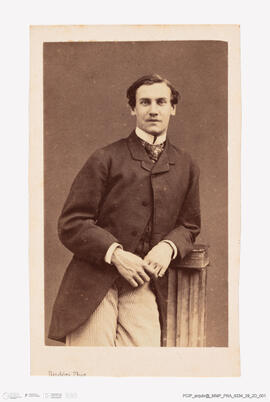 Álbum com retratos de membros das famílias reais europeias