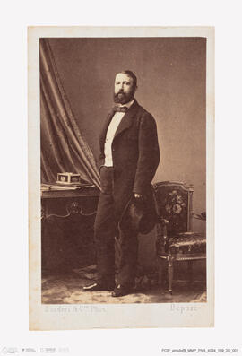 Álbum com retratos de membros das famílias reais europeias