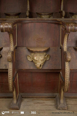 Misericórdia (2ª lado poente, figura humana)