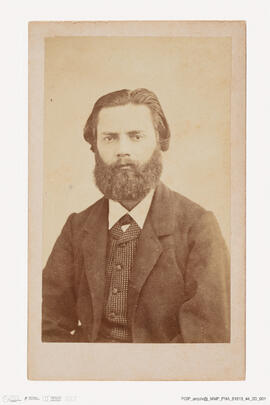 Álbum com retratos de membros das famílias reais