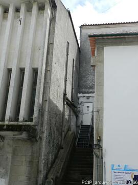 Vista geral do imóvel e área envolvente