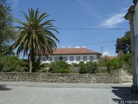 Imóvel na área adjacente à capela