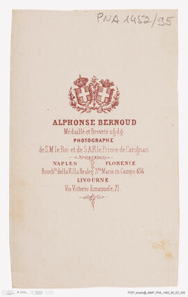 Álbum fotográfico - Álbum de fotografias com retratos de familiares da rainha D. Maria Pia