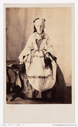 Álbum com fotografias do Baile de Máscaras de Carnaval de Fevereiro de 1865 no Paço Real da Ajuda