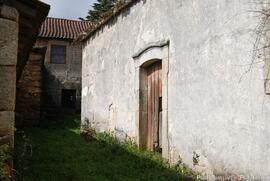 Fotografia da igreja em ruinas