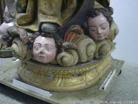 Esculturas em tratamento na oficina da firma Porto - Restauro