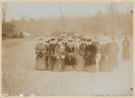 Álbum fotográfico - Passeios no Campo; saltos a cavalo; etc