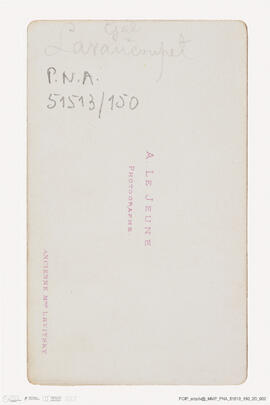 Álbum com retratos de membros das famílias reais