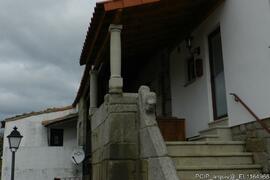 Detalhe de alpendre e topo da escada