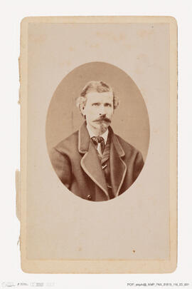 Álbum com retratos de membros das famílias reais