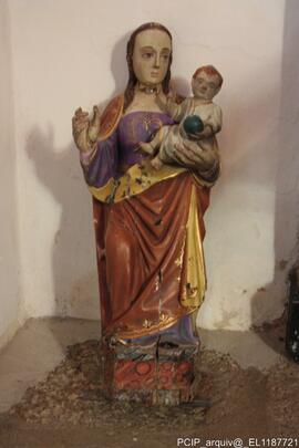 Fotografia interior: altar, pulpito, tetos, esculturas, coro alto, moiliario, objetos liturgicos ...