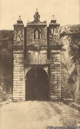 Porta dos Currais