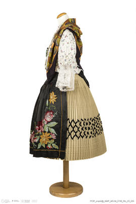 Traje Completo de Festa Feminino