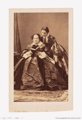 Álbum com retratos de membros das famílias reais europeias