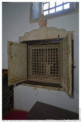 Armário de sacristia