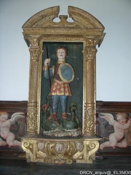Nicho e escultura de SãoMiguel-Sala da Confraria das Almas