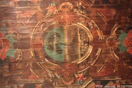 Fotografia interior: altar, pulpito, tetos, esculturas, coro alto, moiliario, objetos liturgicos ...