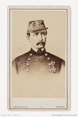 Álbum com retratos de membros das famílias reais