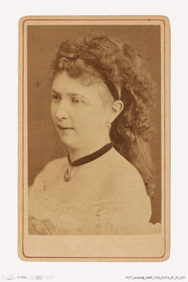 Álbum com retratos de membros das famílias reais