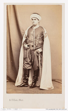 Álbum com fotografias do Baile de Máscaras de Carnaval de Fevereiro de 1865 no Paço Real da Ajuda