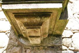 Fotografia da igreja em ruinas