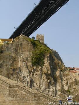 Muralhas de D. Fernando e Miradouro