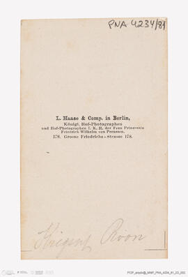 Álbum com retratos de membros das famílias reais europeias