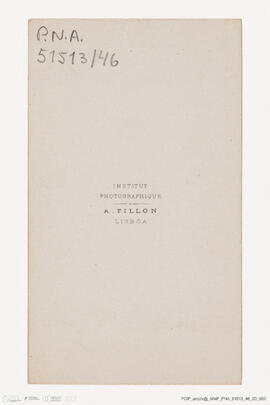 Álbum com retratos de membros das famílias reais