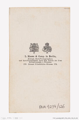 Álbum com retratos de membros das famílias reais europeias