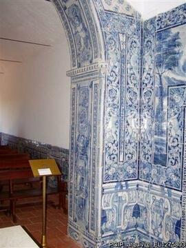 Parede decorada com azulejo